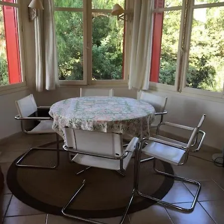 בית נופש Lou Cigaloun 10 Pax *